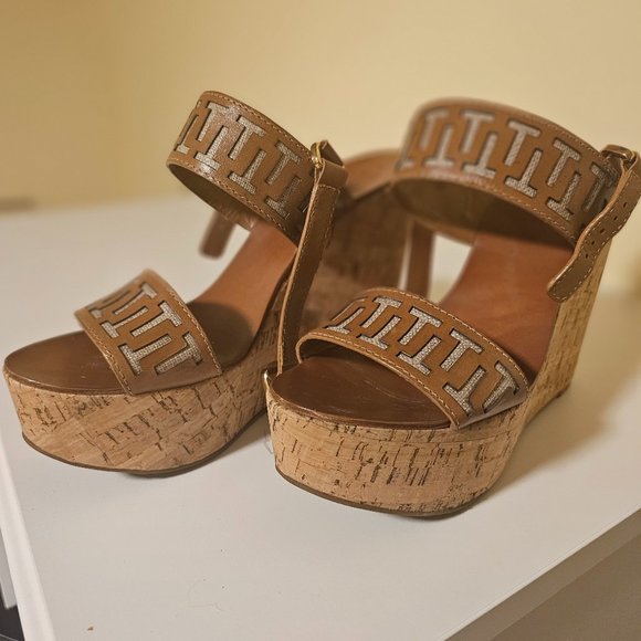 Tory Birch Size 9.5 Brown Wedge Sandals - Picture 1 of 4